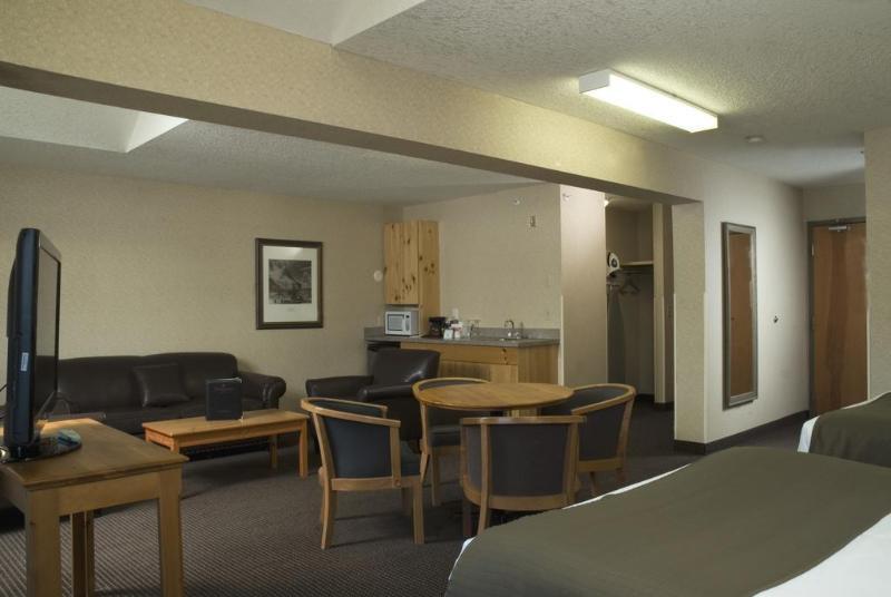 Canmore Inn & Suites Dış mekan fotoğraf