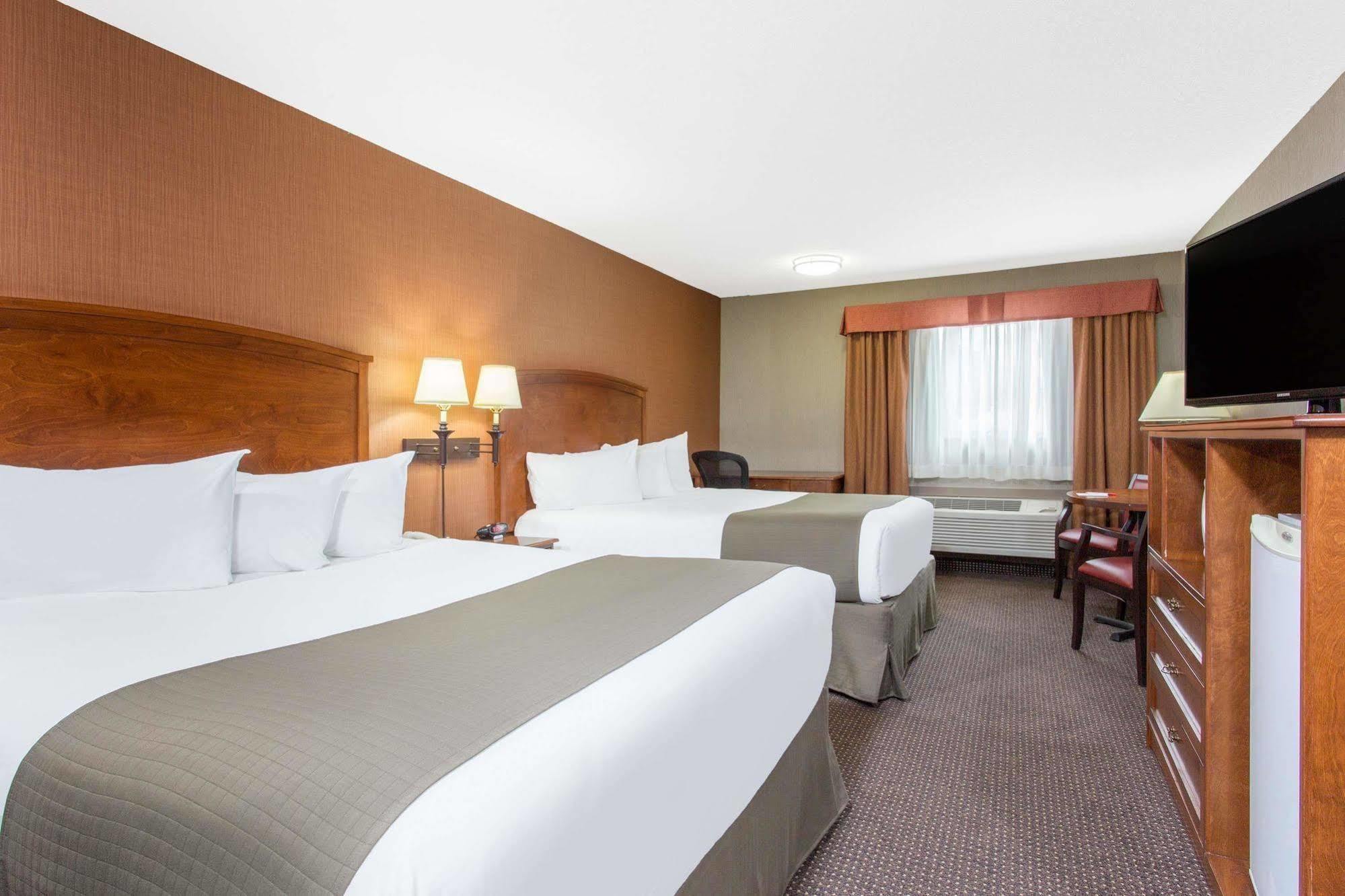 Canmore Inn & Suites Dış mekan fotoğraf