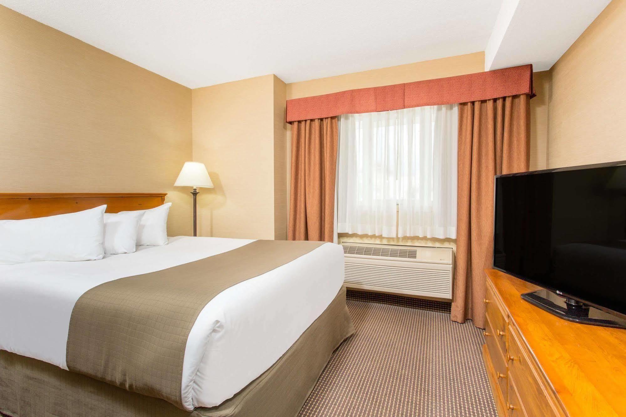 Canmore Inn & Suites Dış mekan fotoğraf