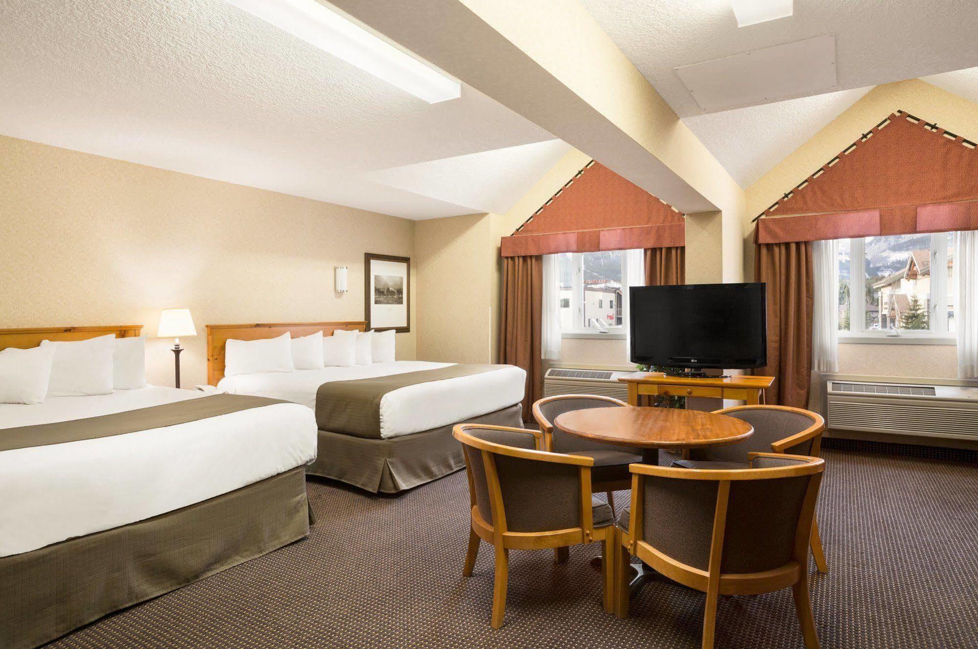Canmore Inn & Suites Dış mekan fotoğraf
