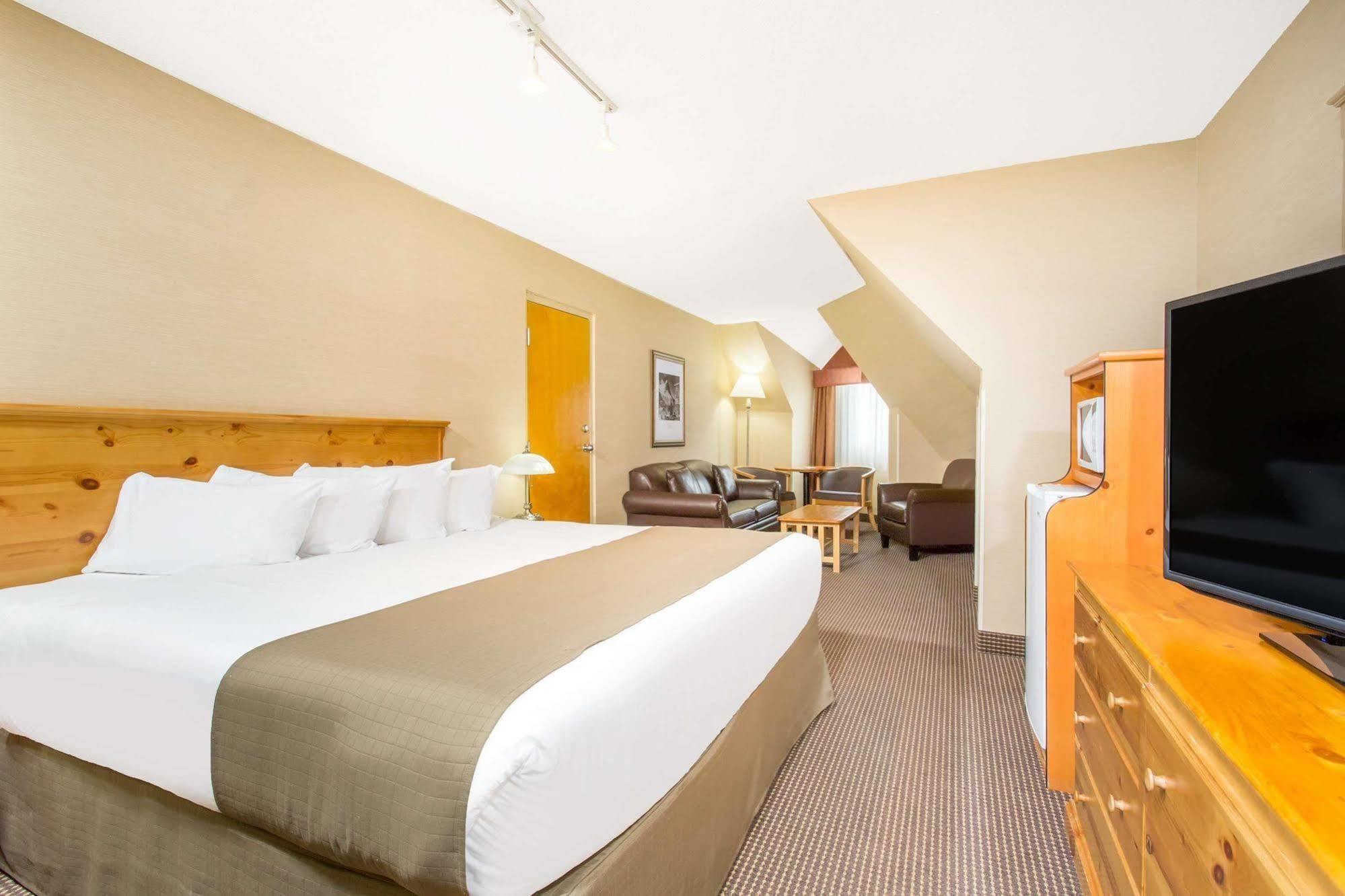 Canmore Inn & Suites Dış mekan fotoğraf