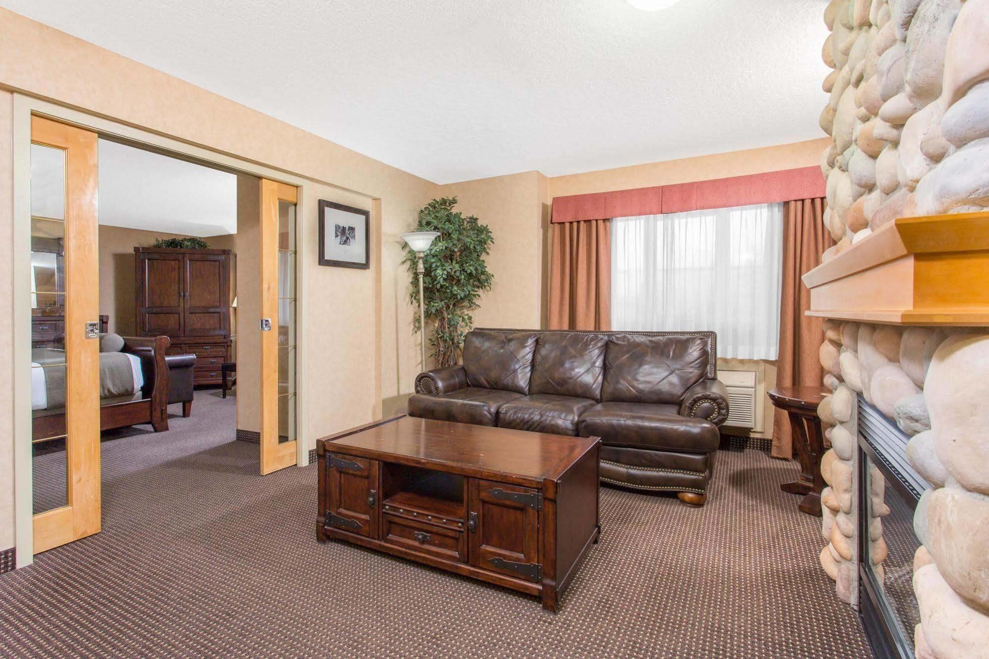 Canmore Inn & Suites Dış mekan fotoğraf