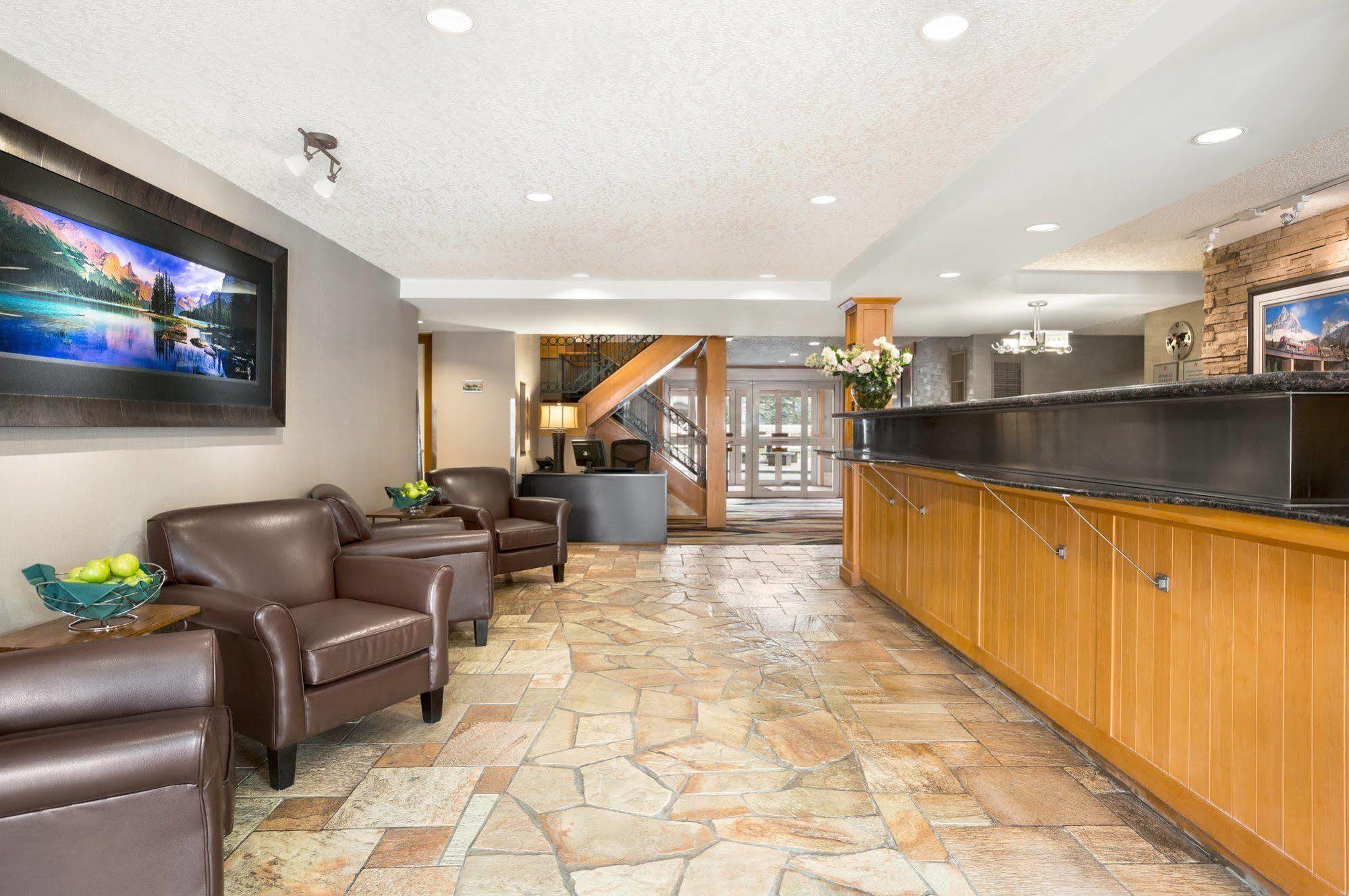 Canmore Inn & Suites Dış mekan fotoğraf