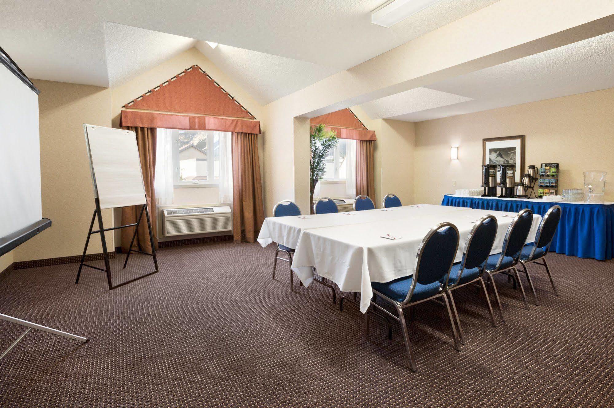 Canmore Inn & Suites Dış mekan fotoğraf